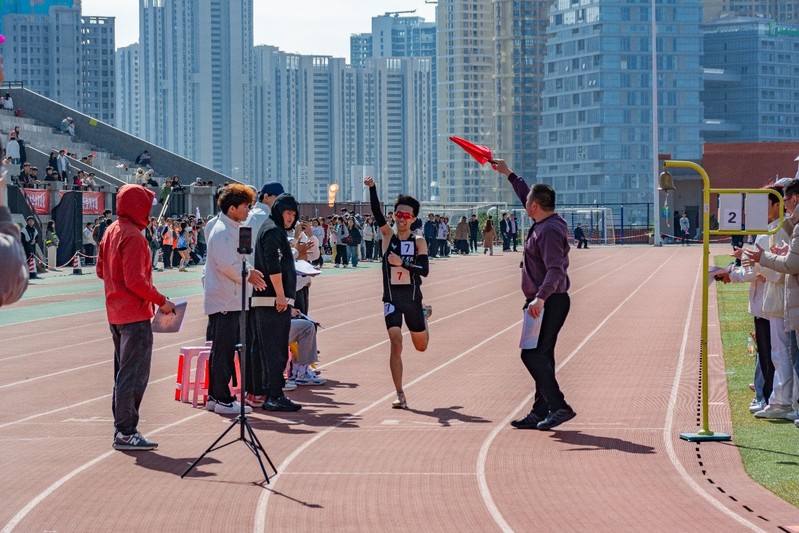 万米砺行创佳绩——记教育科学学...